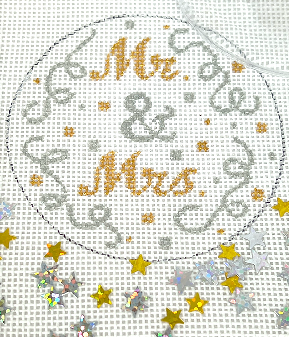 3” Round w/ Clear Dome & Confetti – “ Mr. & Mrs.” w/ Confetti