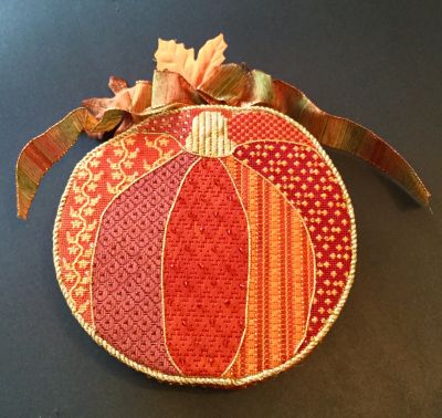 Lyric's Pumpkin - 2 pieces (13 mesh)